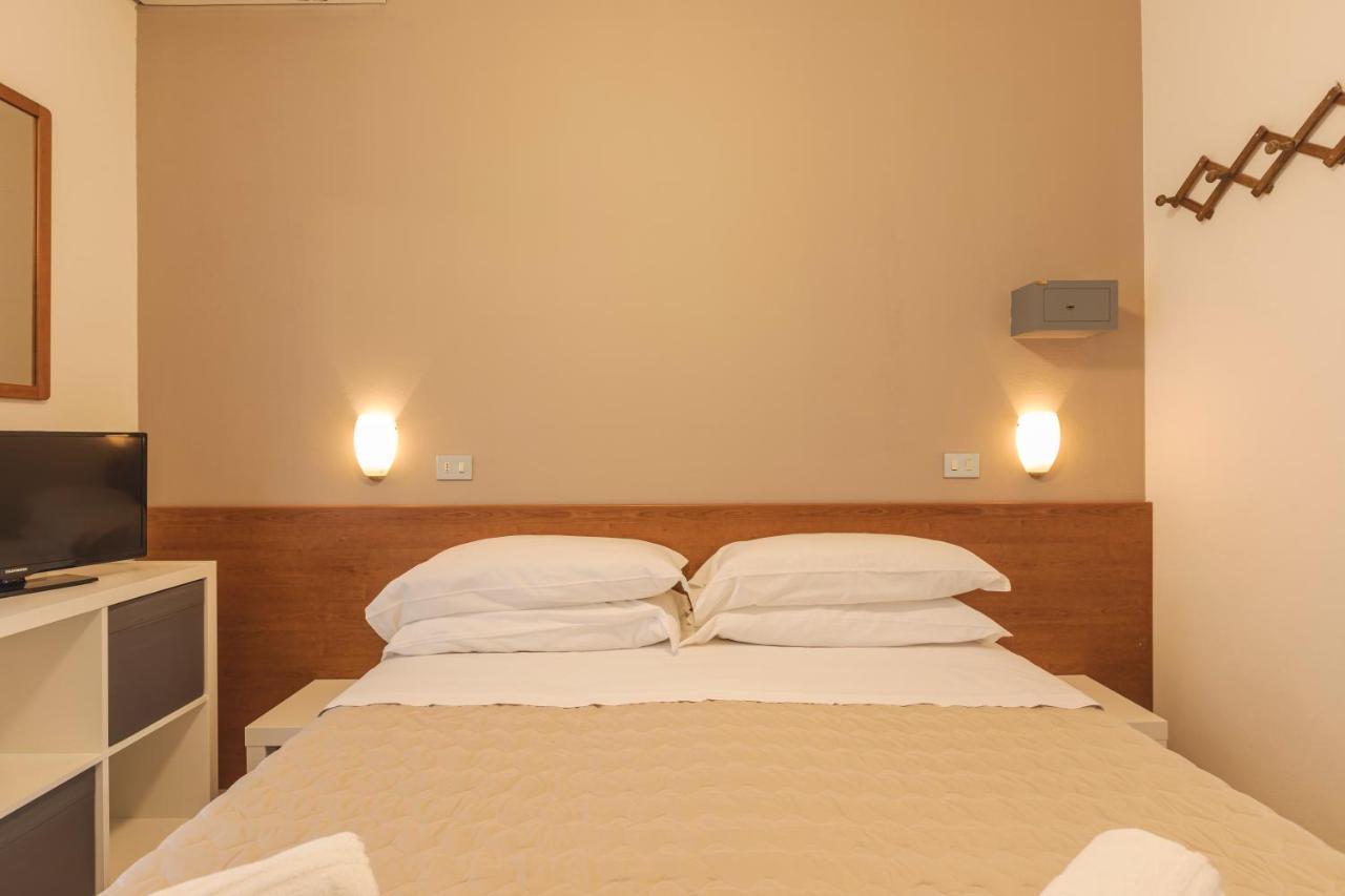 Hotel Clift Cervia Exterior foto
