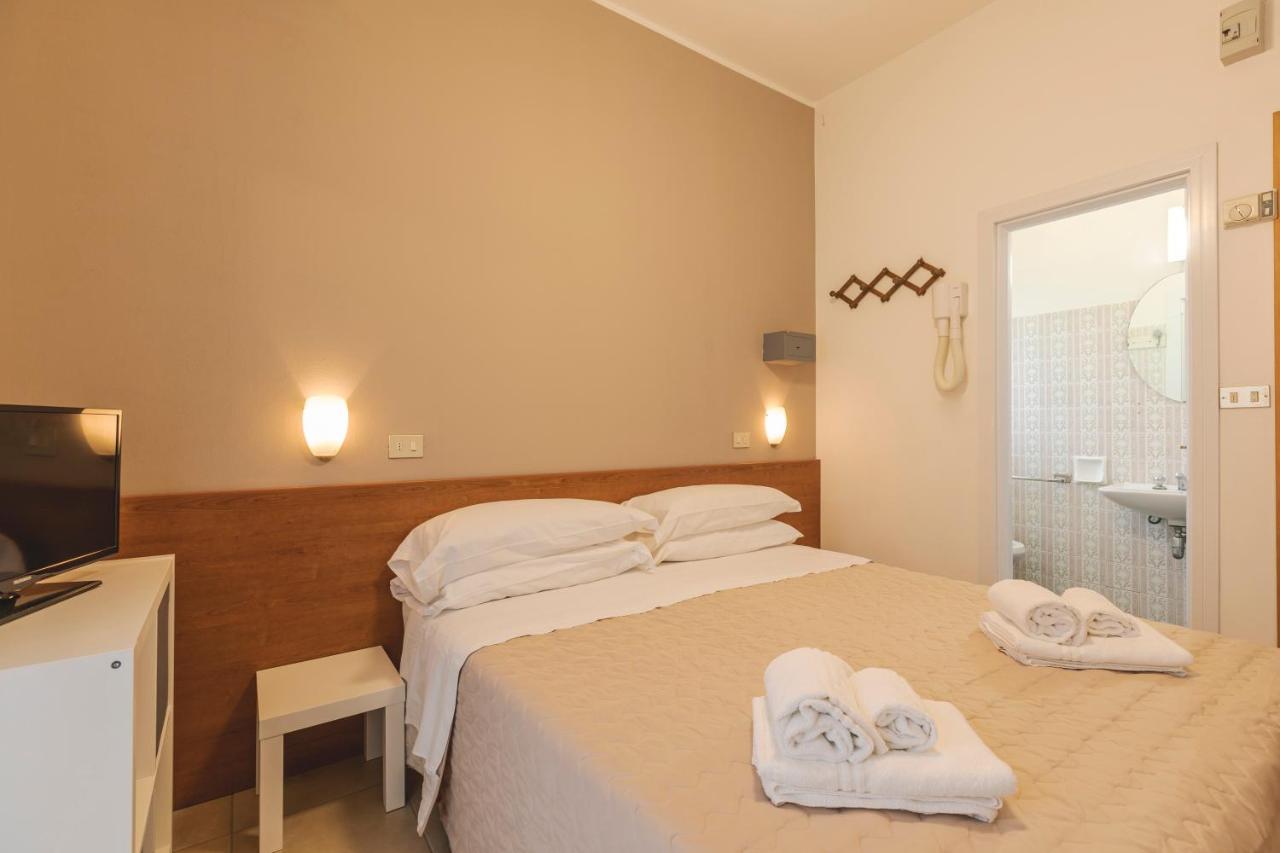 Hotel Clift Cervia Exterior foto